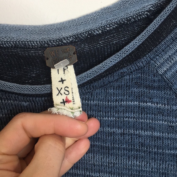 Free People We The Free sweater  w/ ⭐️ buttons - Picture 3 of 5